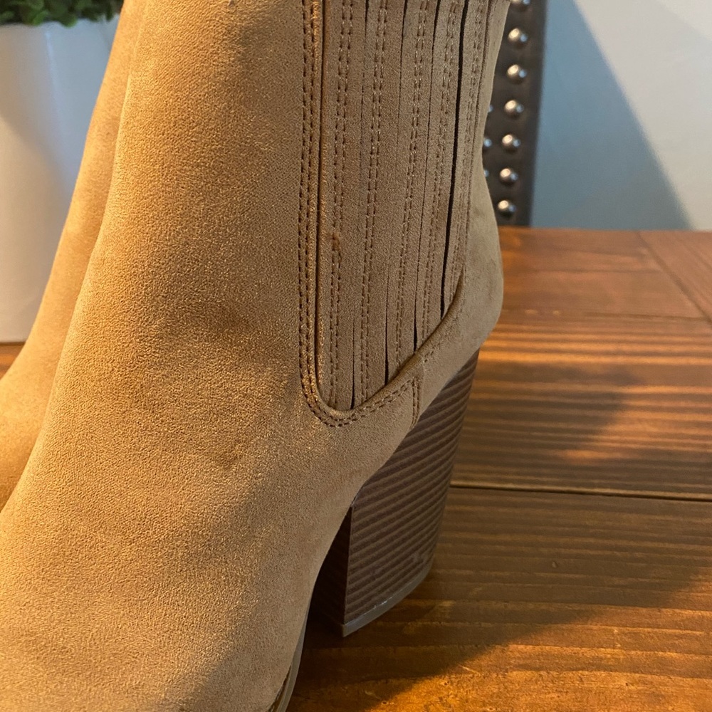 NEW!!!Boutique Booties